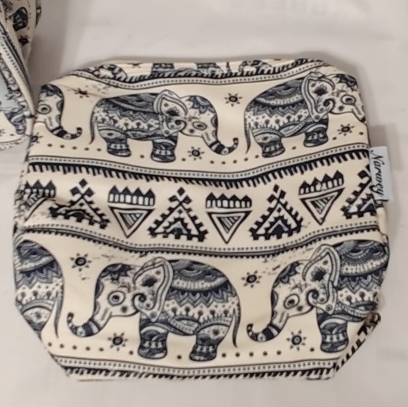Narwey Set of Two Toiletry Bags Featuring Elephant Design - Picture 4 of 11